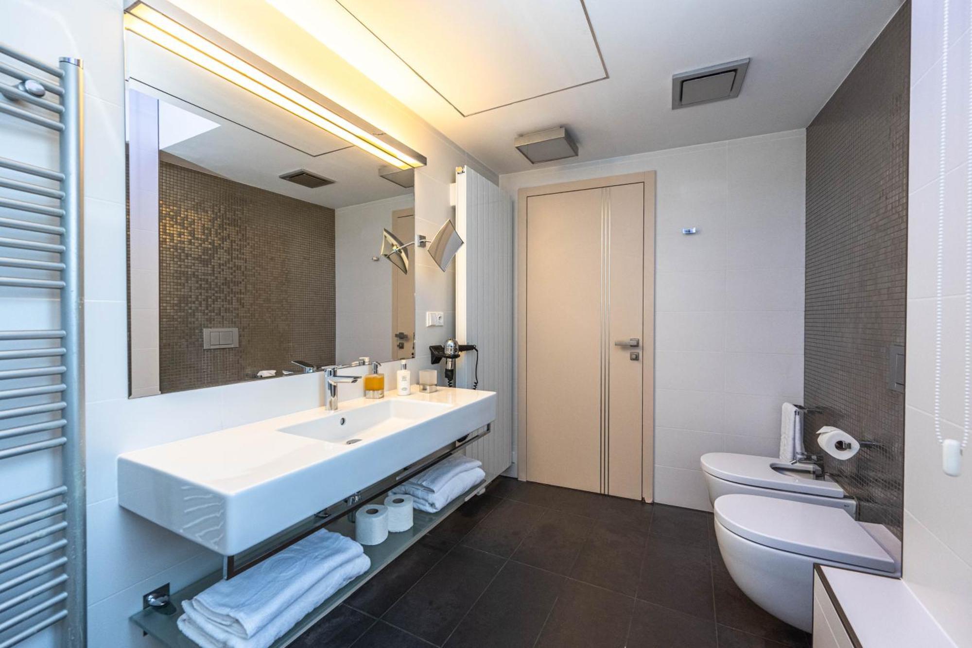 One-Bedroom Suite Large Terrace