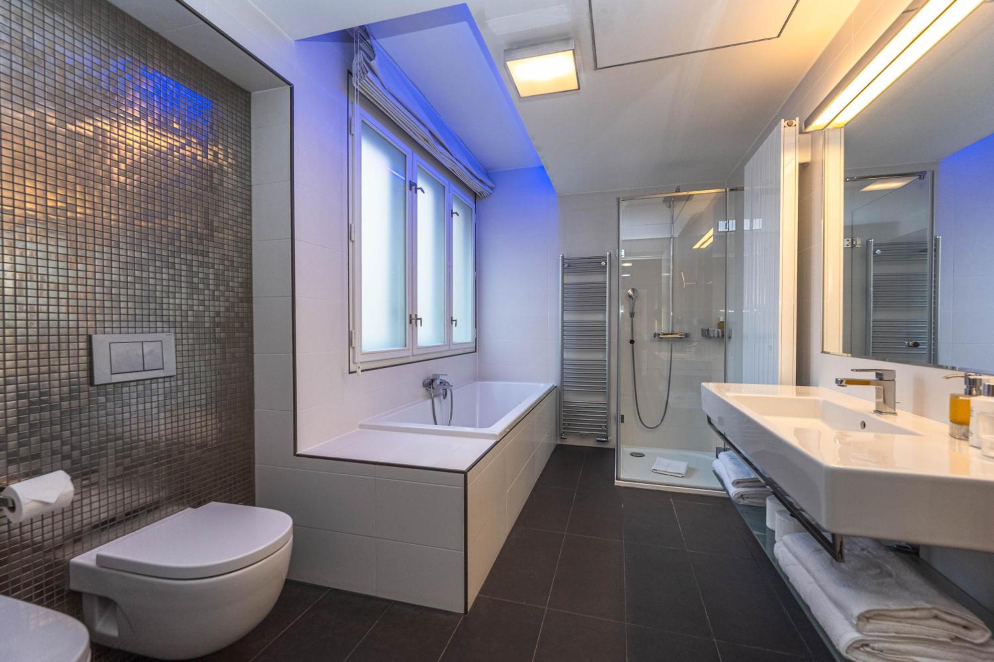 One-Bedroom Suite Large Terrace