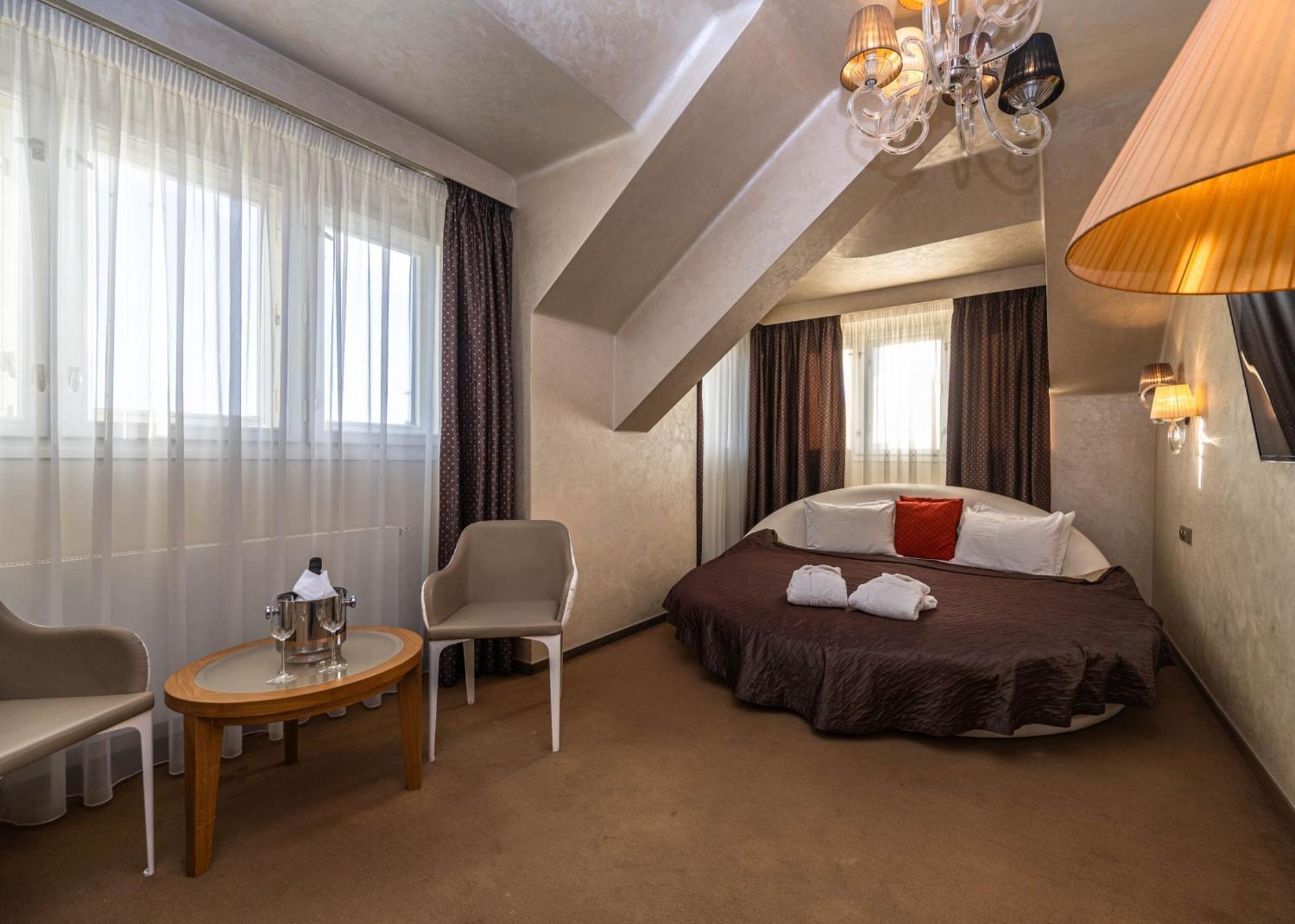 Romantic Suite View