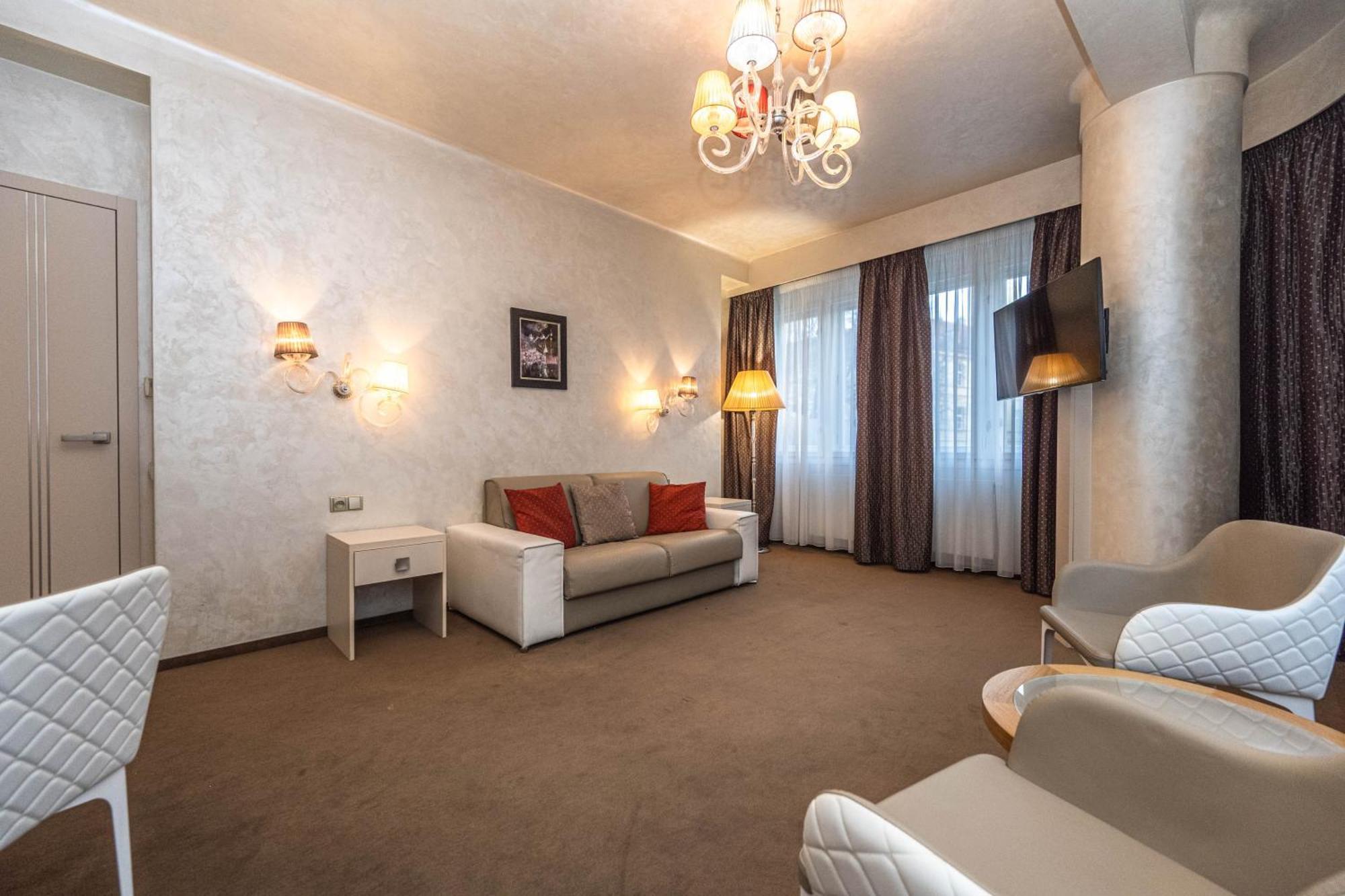 Luxury Two-Bedroom Suite Balcony