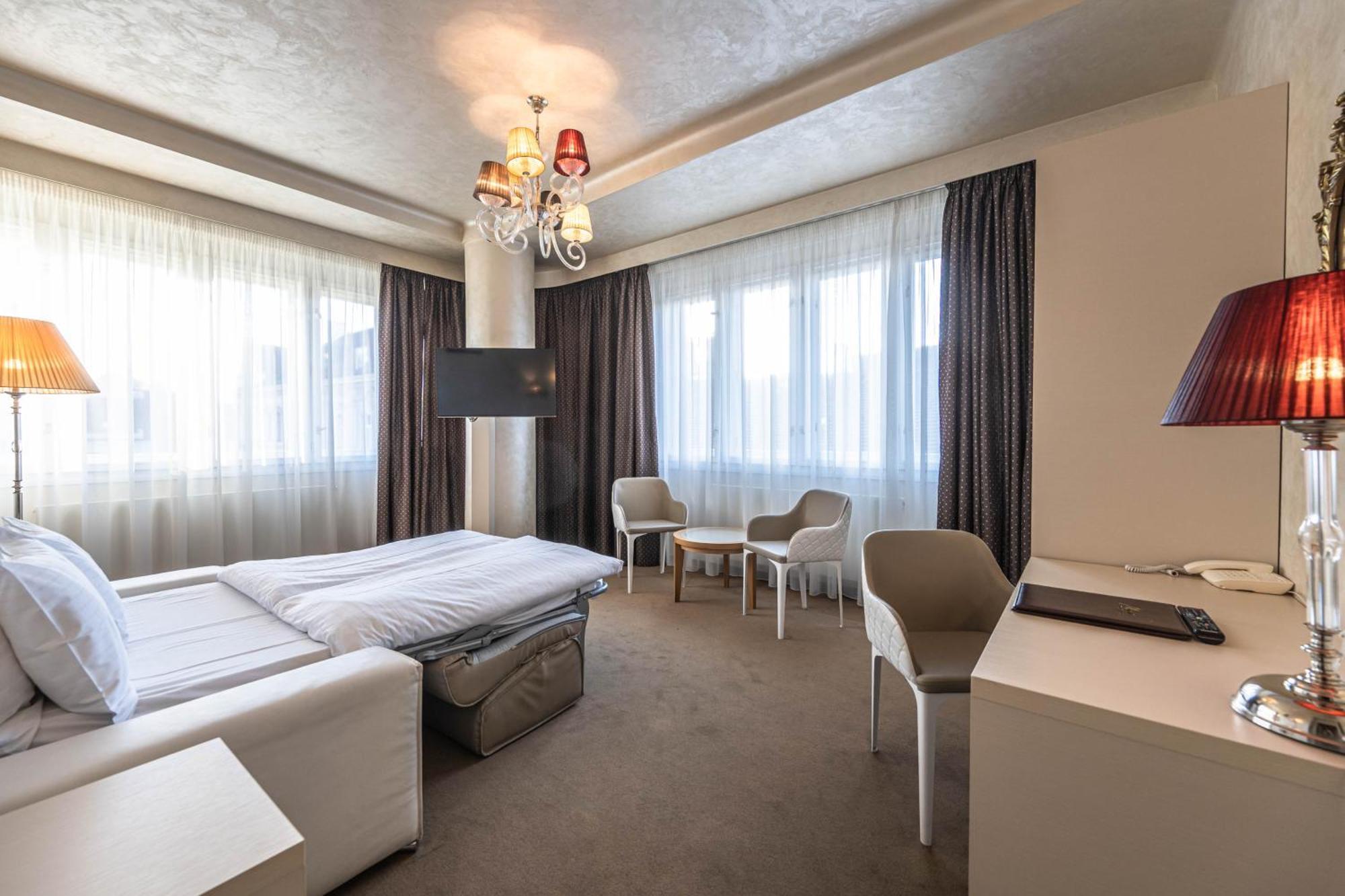 Luxury Two-Bedroom Suite Balcony