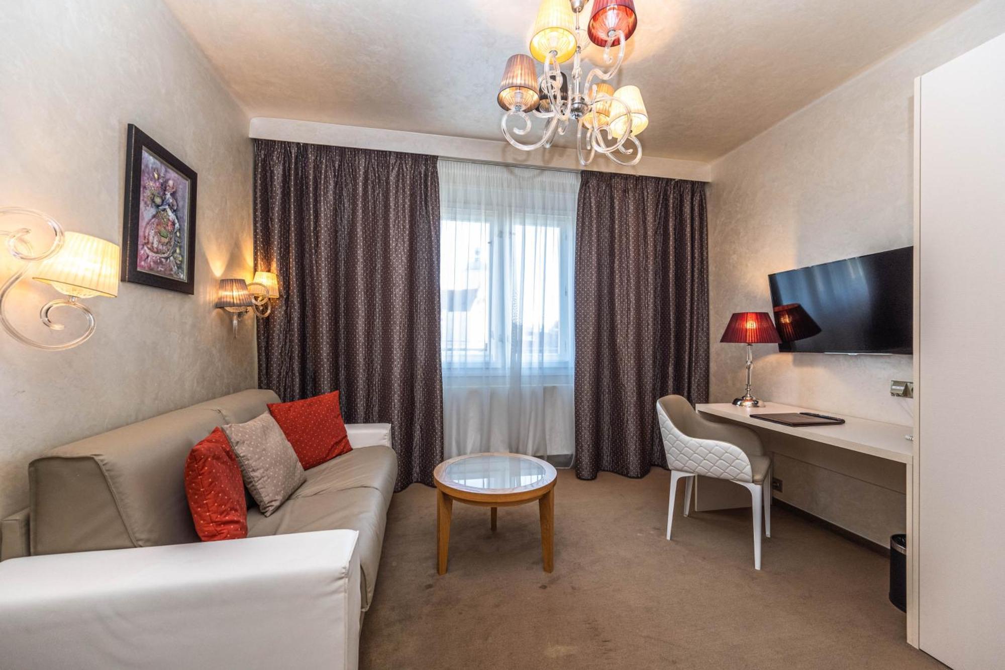 Luxury Two-Bedroom Suite Balcony
