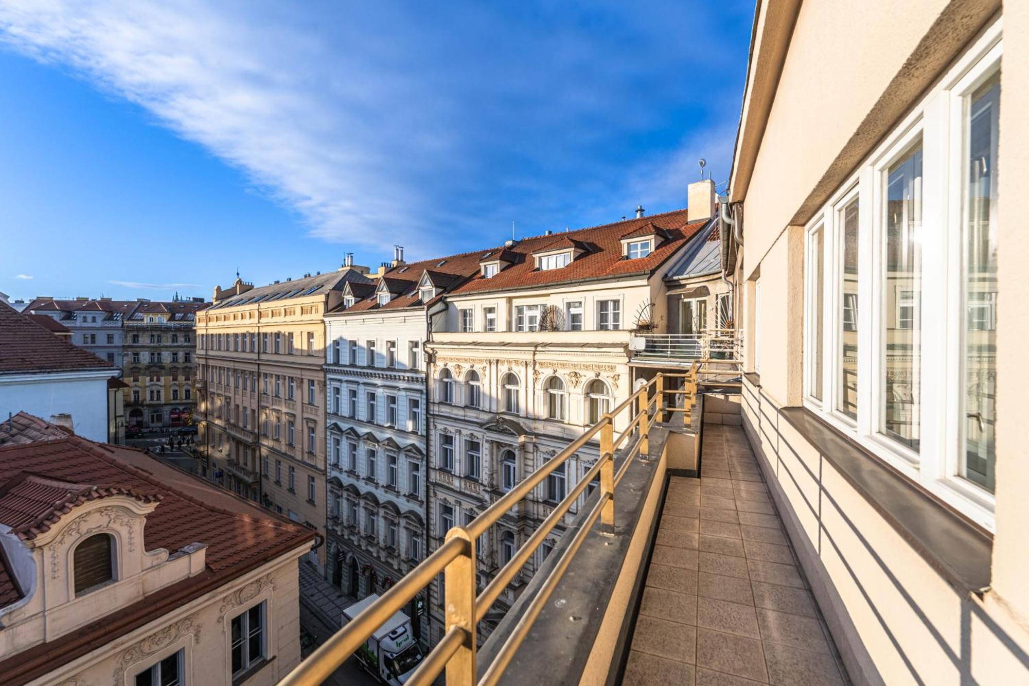 One-Bedroom Suite Large Terrace
