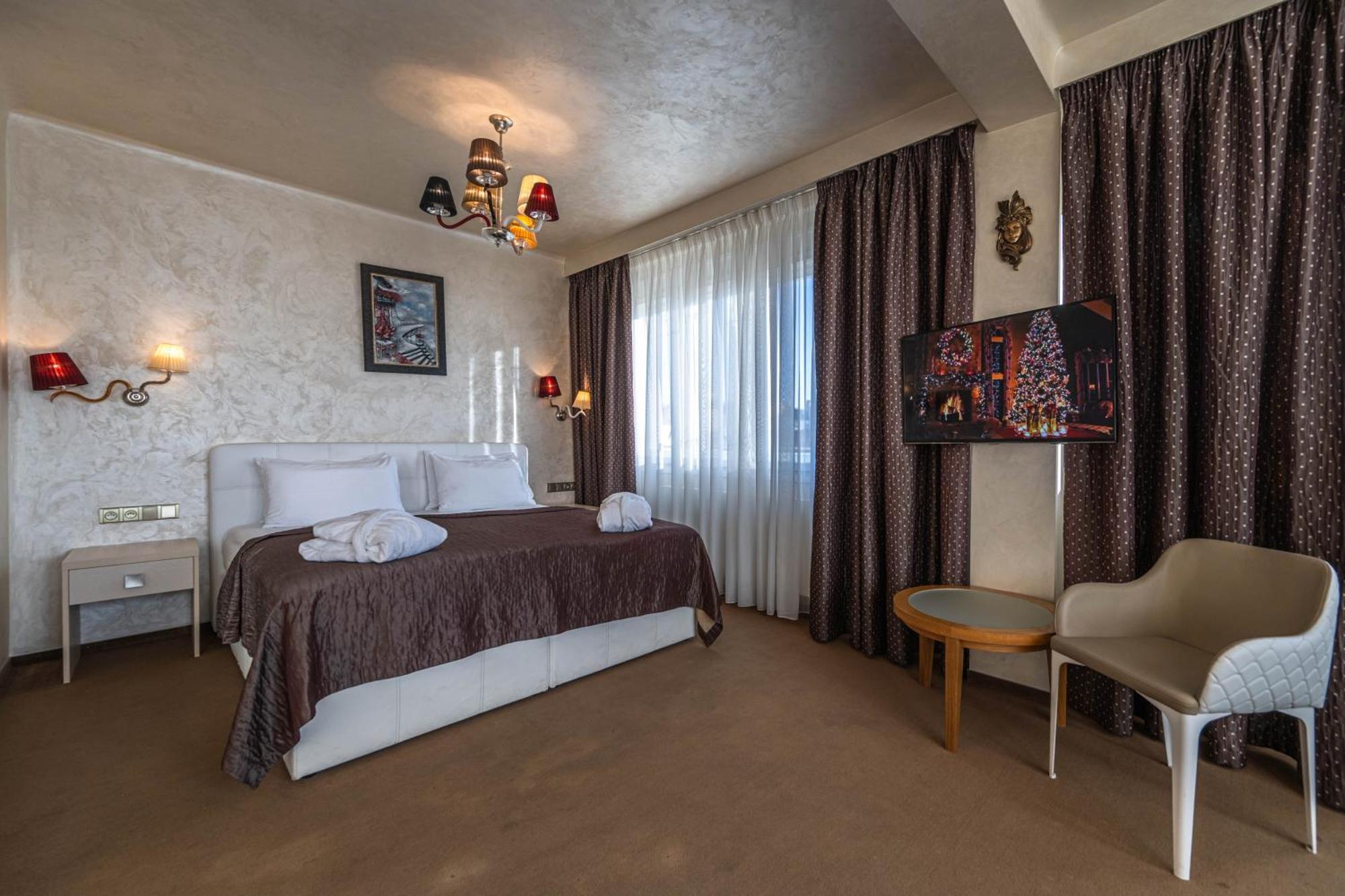 Luxury Two-Bedroom Suite Balcony