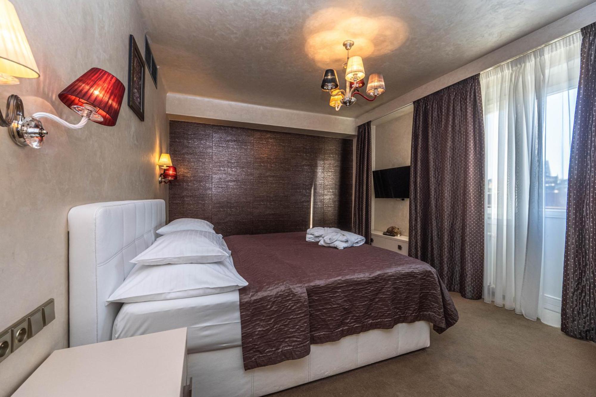 Luxury Two-Bedroom Suite Terrace