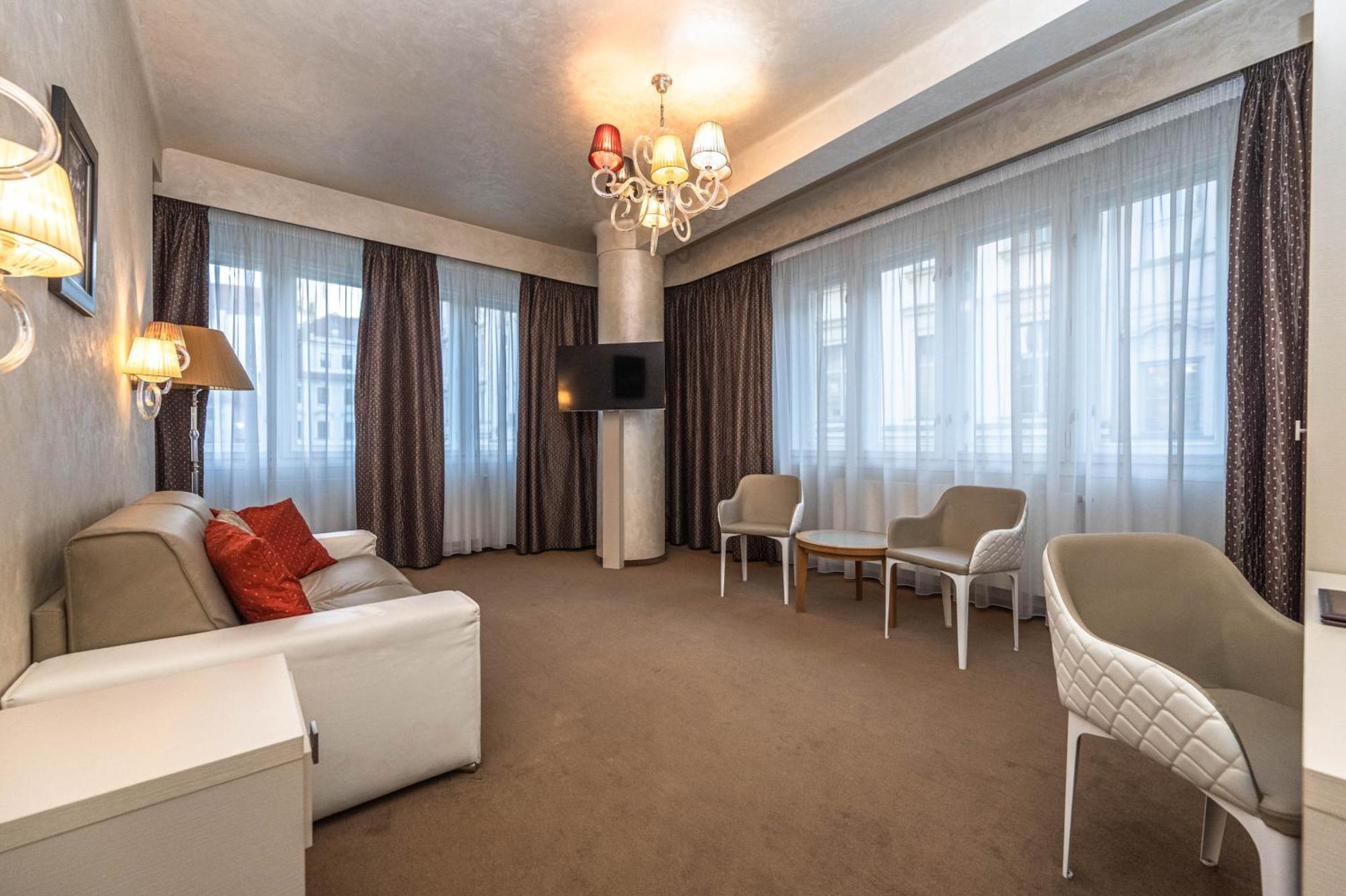 Luxury Two-Bedroom Suite Balcony