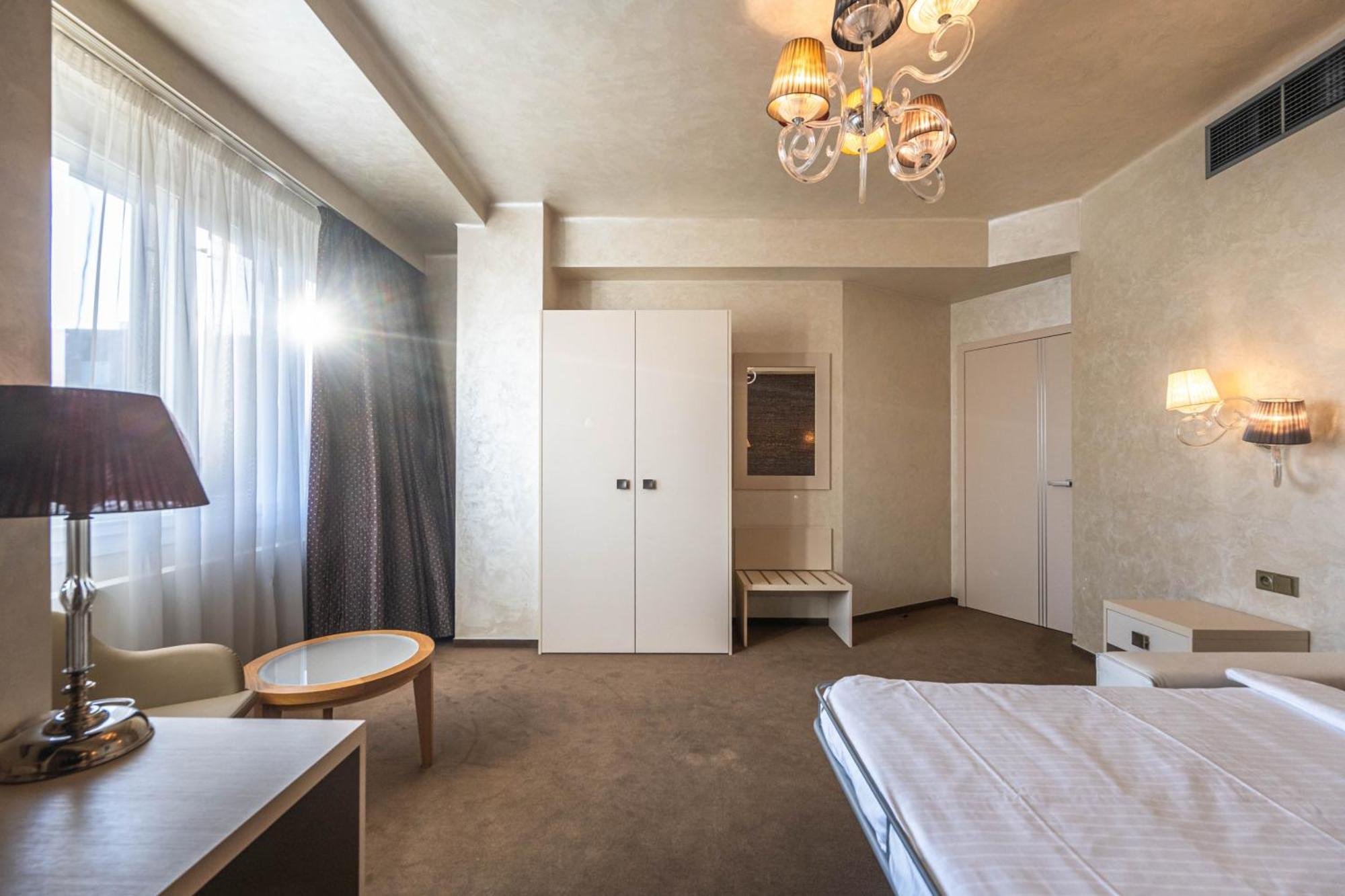 Luxury Two-Bedroom Suite Balcony