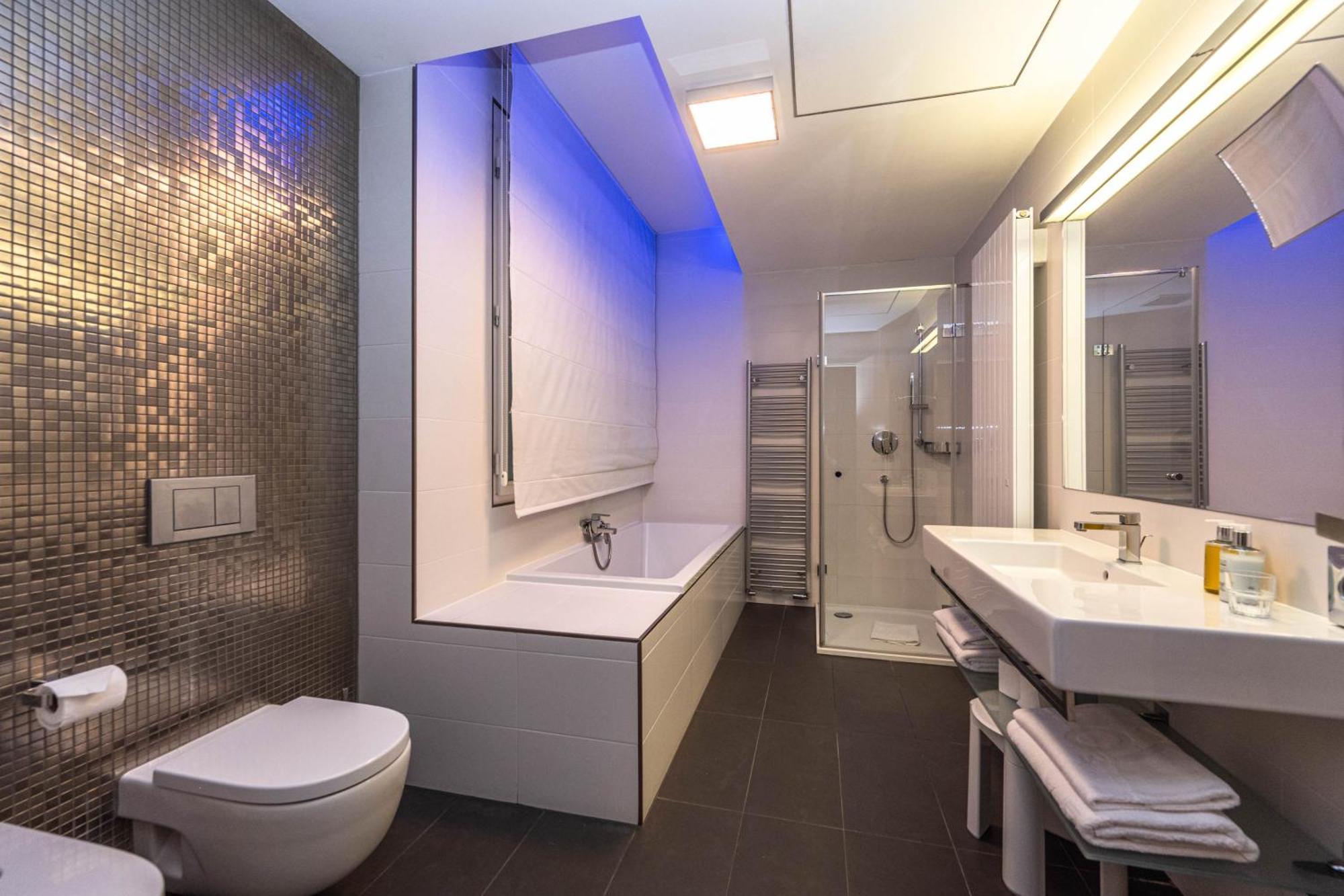 One-Bedroom Suite Large Terrace