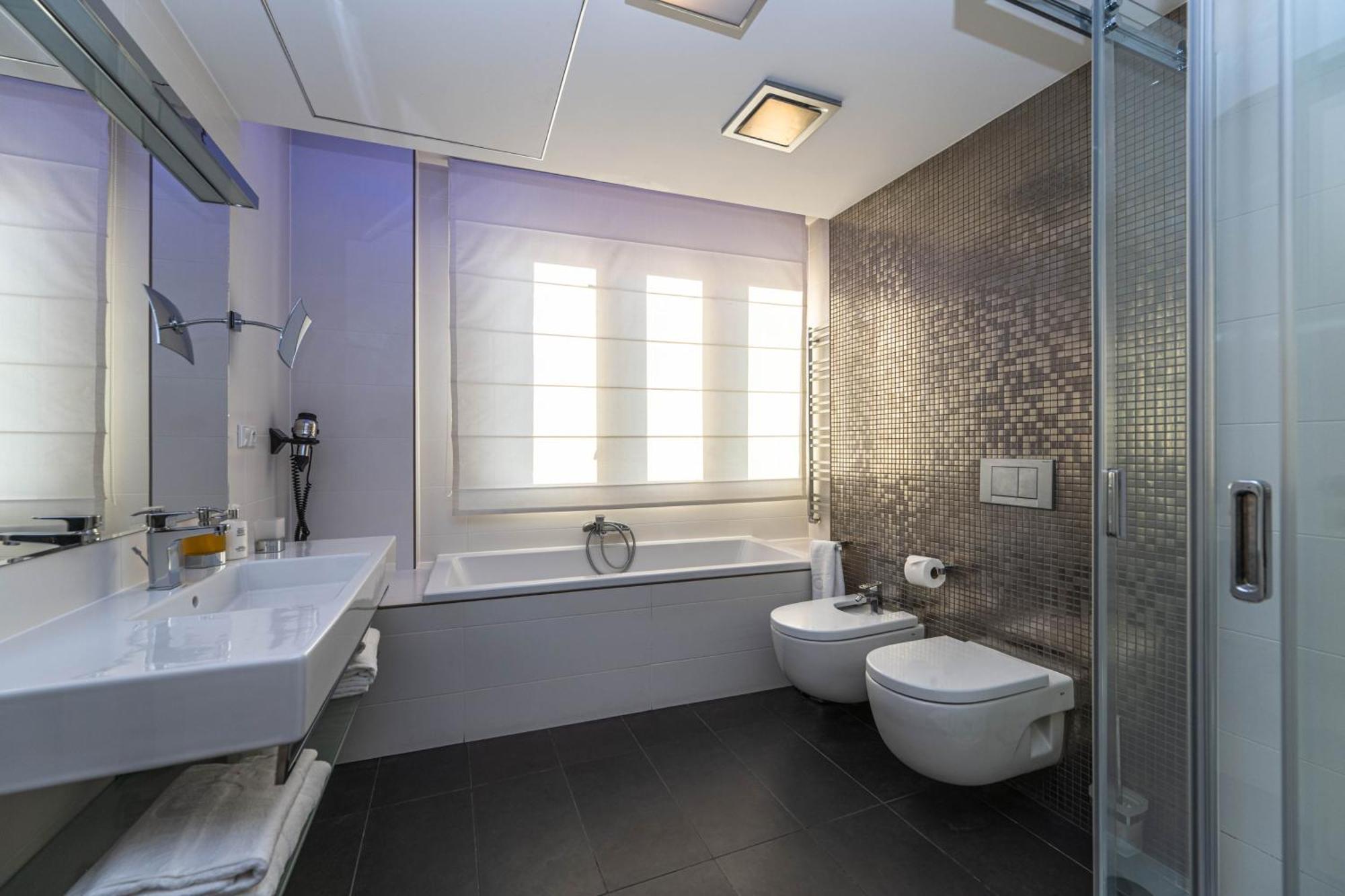 One-Bedroom Suite Large Terrace